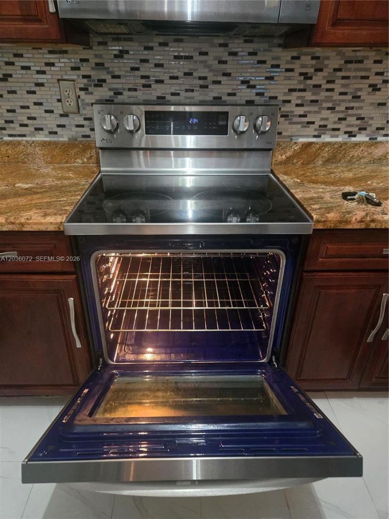 590 NE 199th Ter , Unit 2Y, Miami, FL 33179 Photo