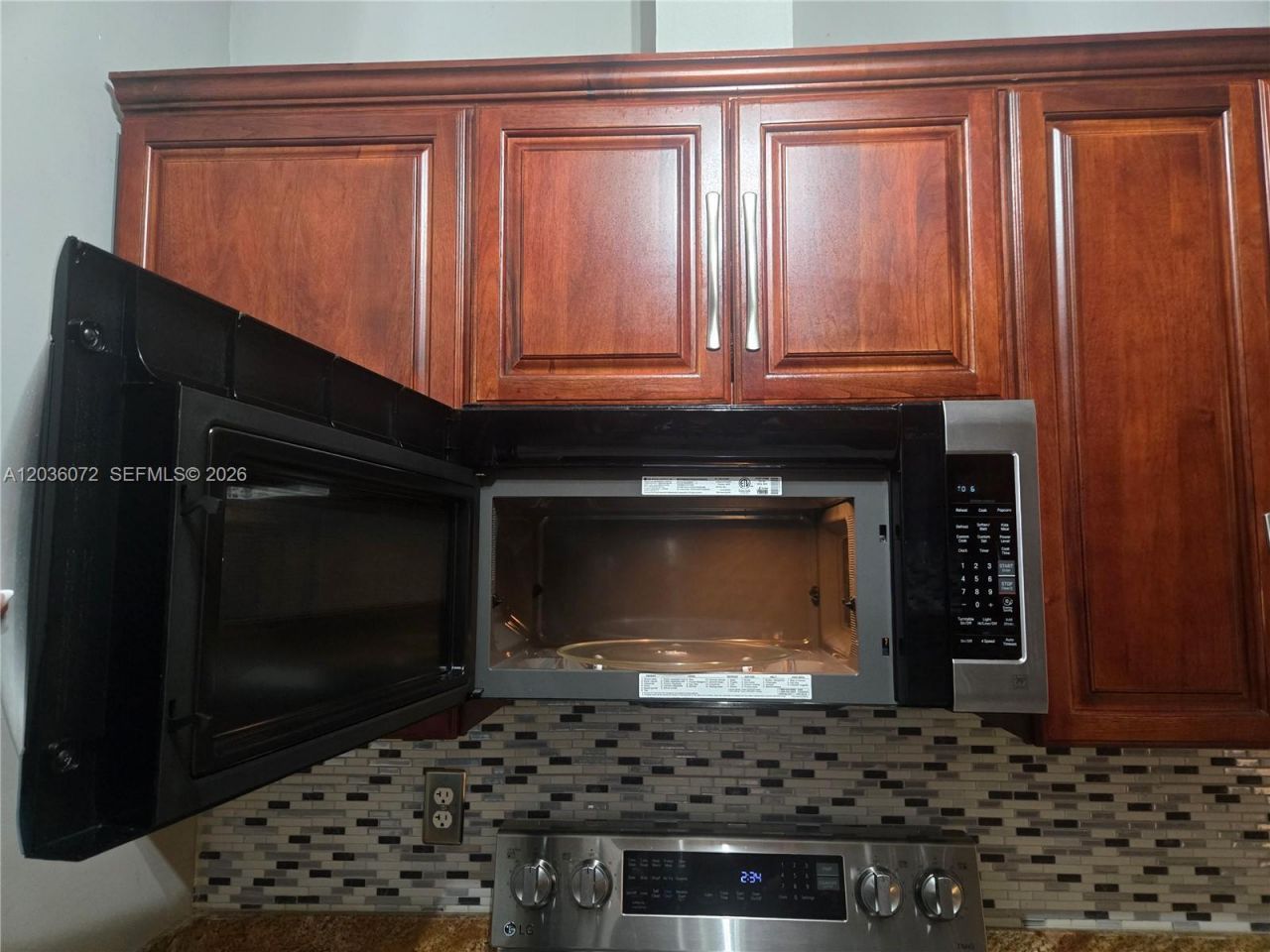 590 NE 199th Ter , Unit 2Y, Miami, FL 33179 Photo