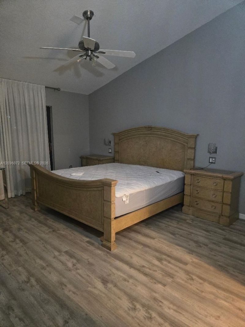 590 NE 199th Ter , Unit 2Y, Miami, FL 33179 Photo