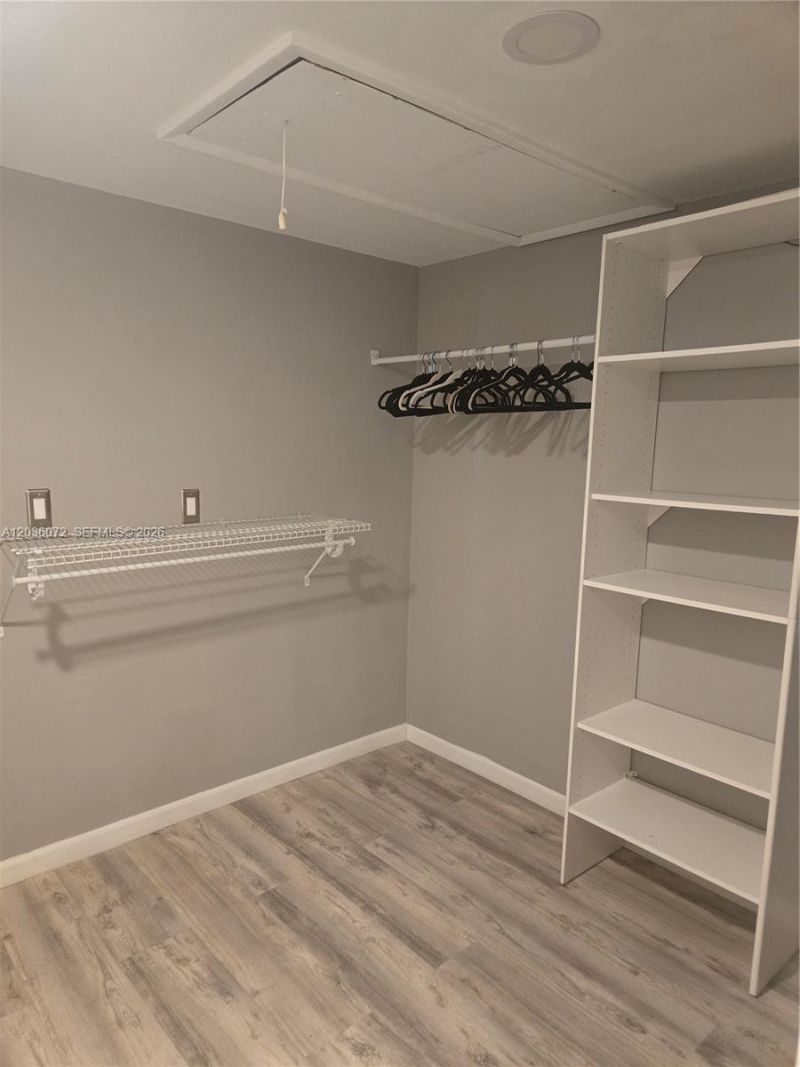 590 NE 199th Ter , Unit 2Y, Miami, FL 33179 Photo