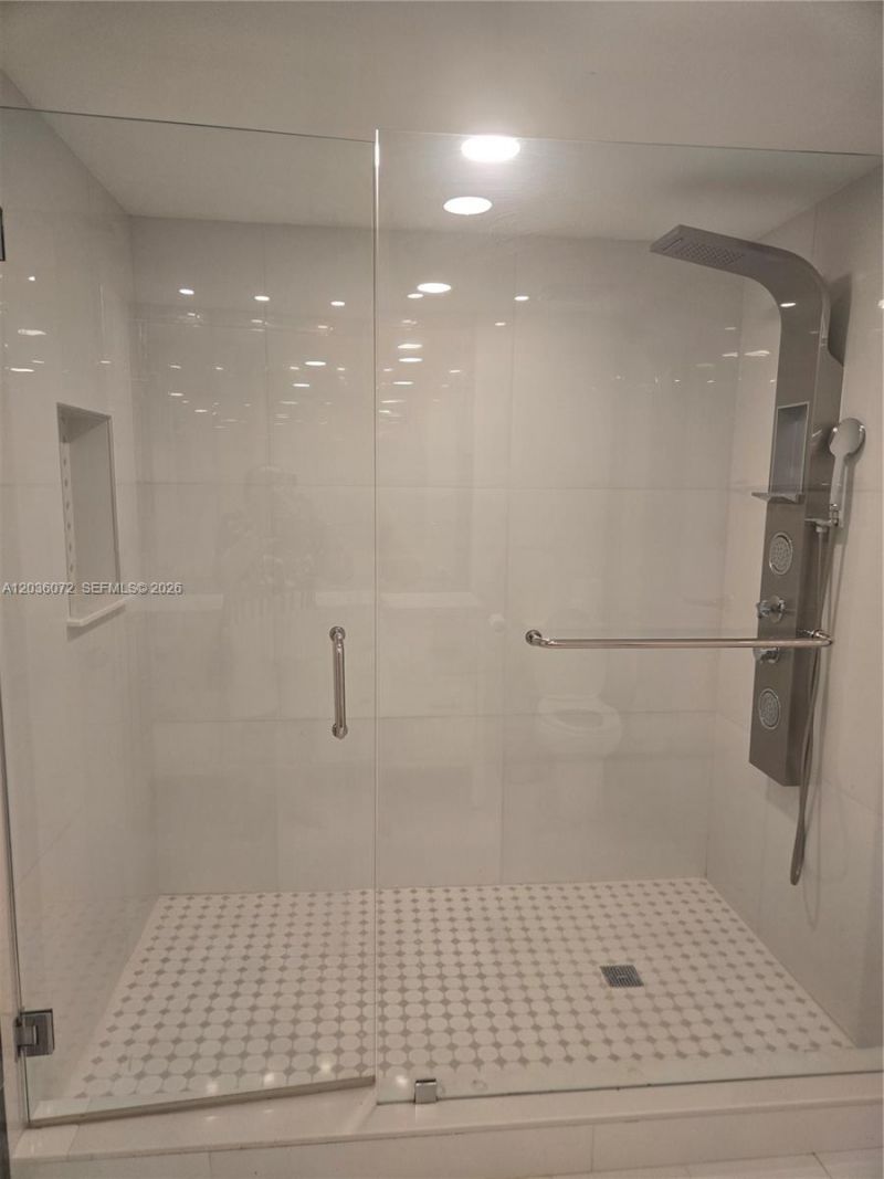 590 NE 199th Ter , Unit 2Y, Miami, FL 33179 Photo