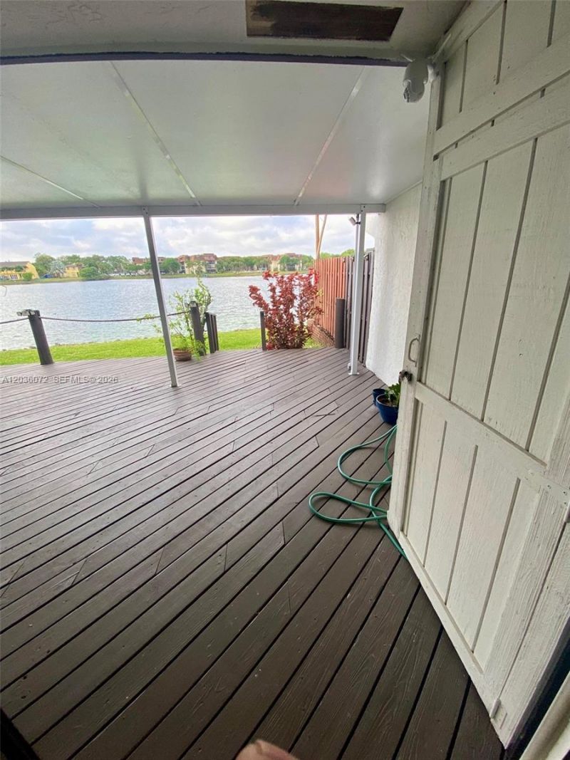 590 NE 199th Ter , Unit 2Y, Miami, FL 33179 Photo