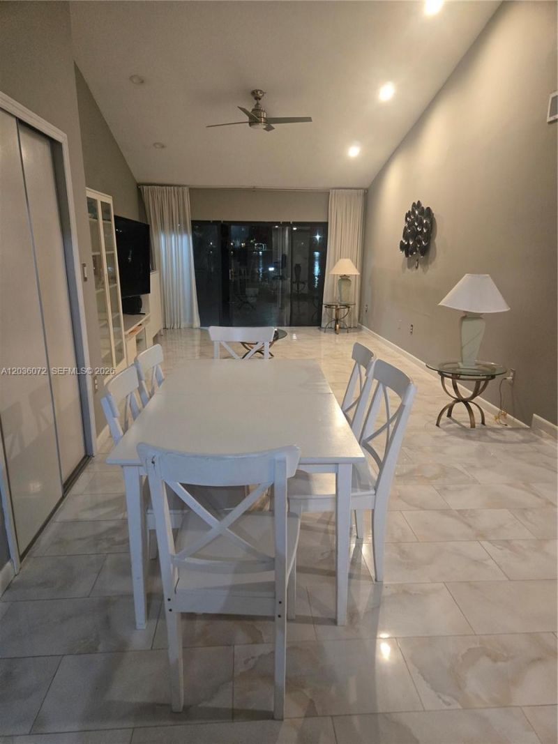 590 NE 199th Ter , Unit 2Y, Miami, FL 33179 Photo