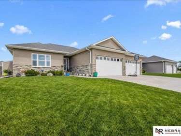 9920 S 73rd Street, Lincoln, NE 68516