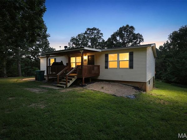 1001 King Arthur Court, French Village, MO 63036