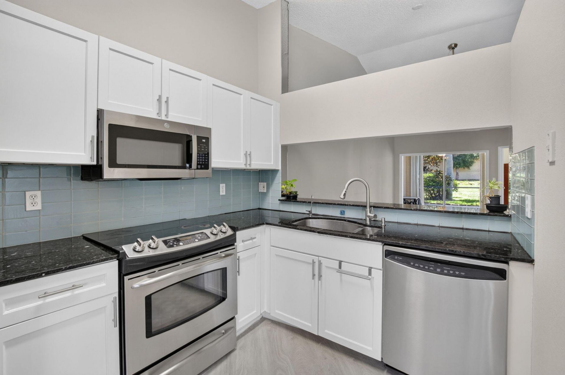 8108 Summer Shores Drive, Delray Beach, FL 33446 Photo