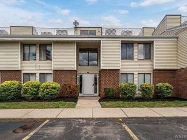 44 Bee Hunter Court , Unit B, East Amherst, NY 14051