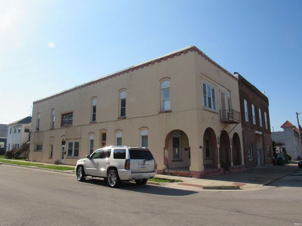 130 N MERIDIAN Street, Greentown, IN 46936