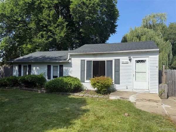 25453 Pine View Avenue , Warren, MI 48091