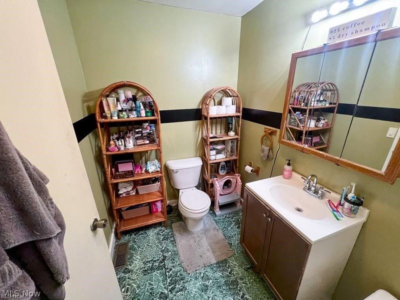516 W 10th Street, Ashland, OH 44805 Photo 5