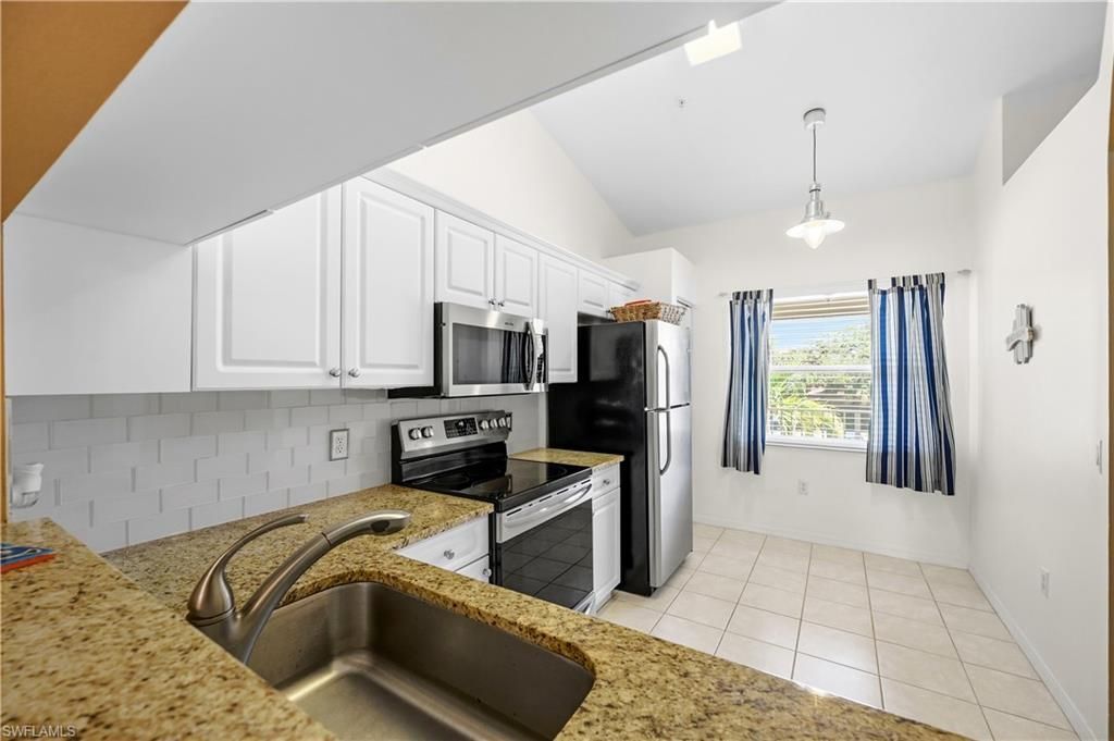 6605 Huntington Lakes Cir, Unit 203, Naples, FL 34119 Photo