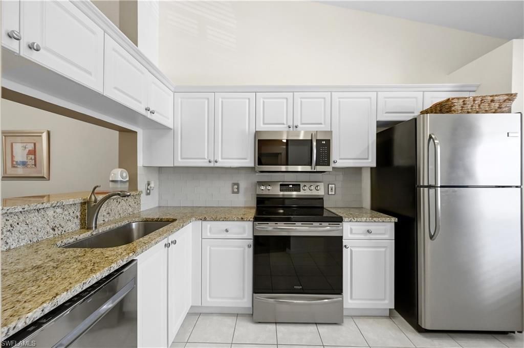 6605 Huntington Lakes Cir, Unit 203, Naples, FL 34119 Photo