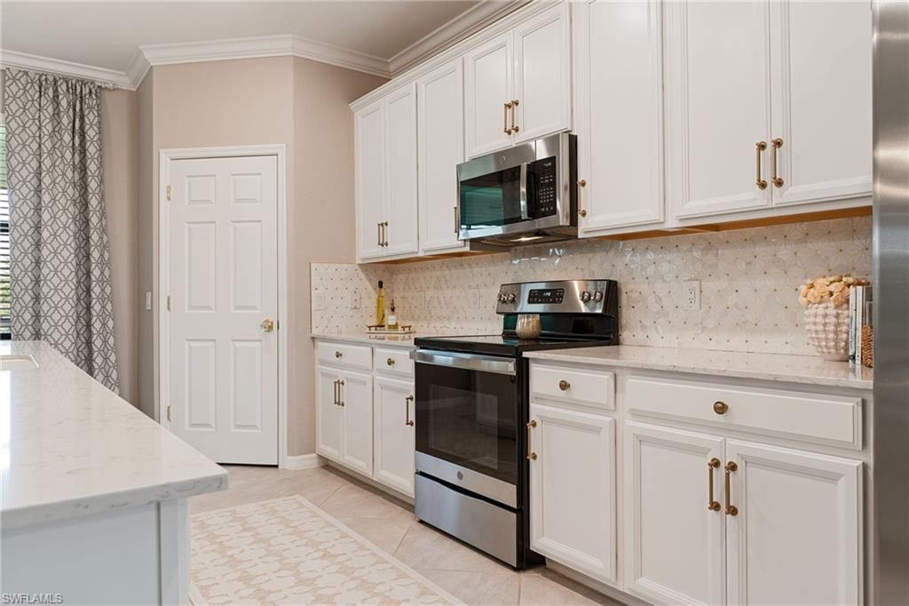 12027 Hawthorn Lake Dr, Unit 202, Fort Myers, FL 33913 Photo