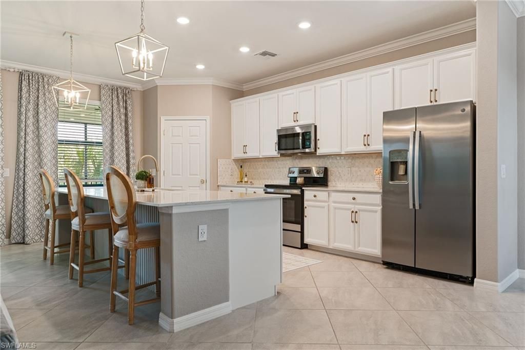 12027 Hawthorn Lake Dr, Unit 202, Fort Myers, FL 33913 Photo