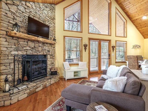 198 Dew Drop Lane, Murphy, NC 28906