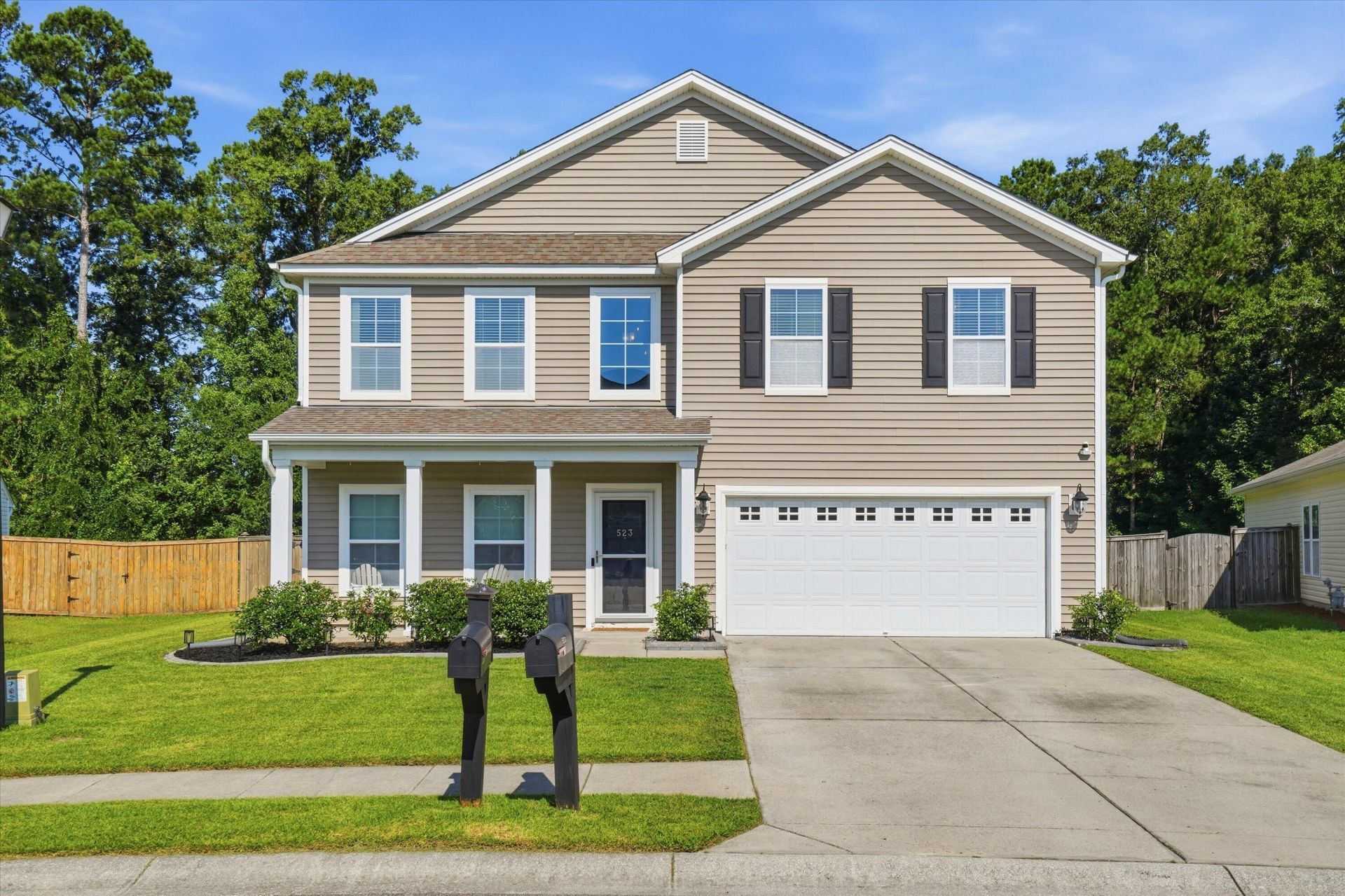 523 Nandina Drive Photo 2