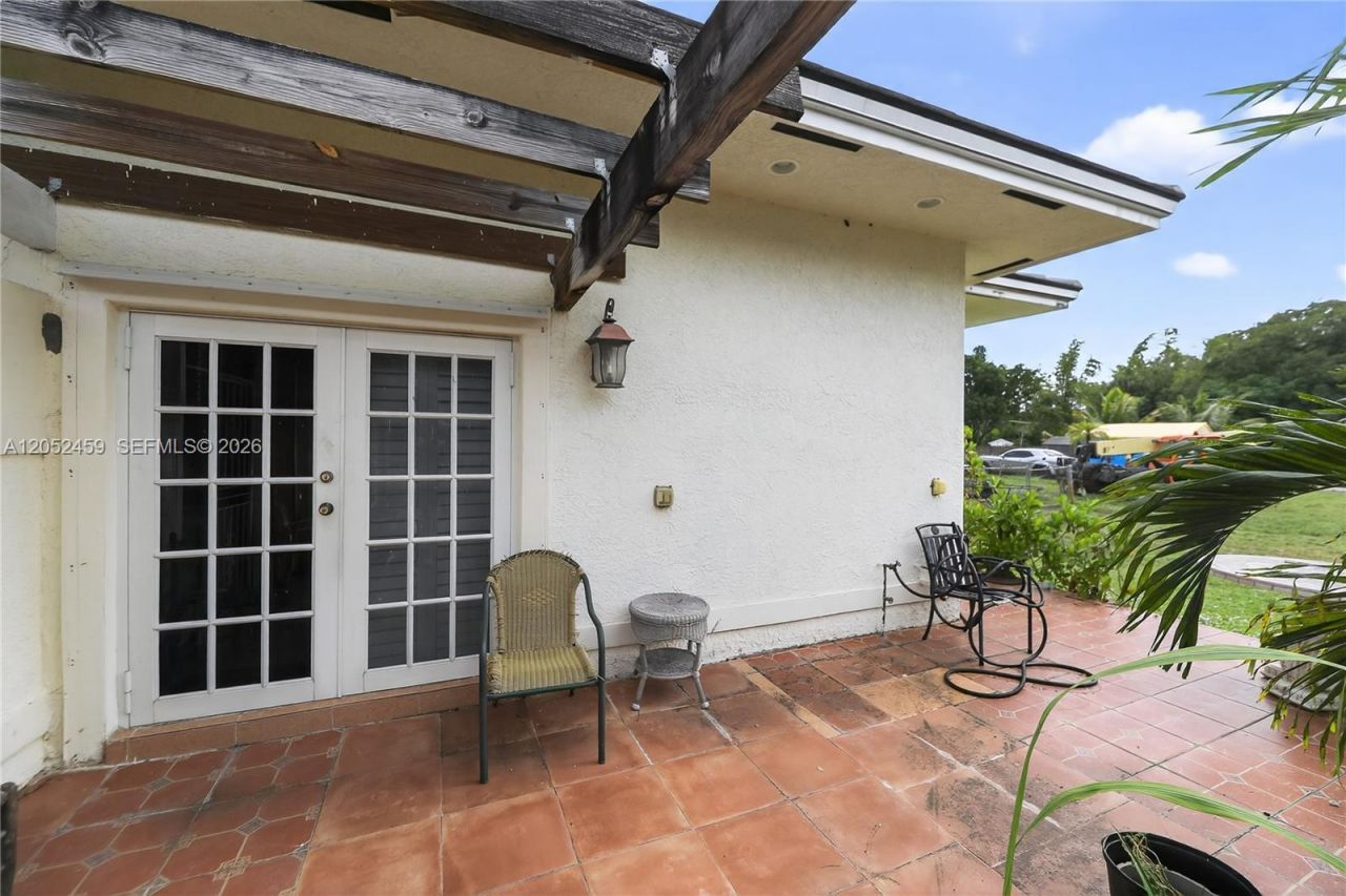 5400 Palm Tree Rd , Plantation, FL 33317 Photo