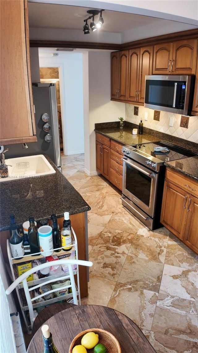 900 NW Greensward Ln, Unit 111-G, Delray Beach, FL 33445 Photo