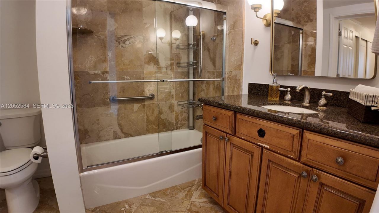 900 NW Greensward Ln, Unit 111-G, Delray Beach, FL 33445 Photo