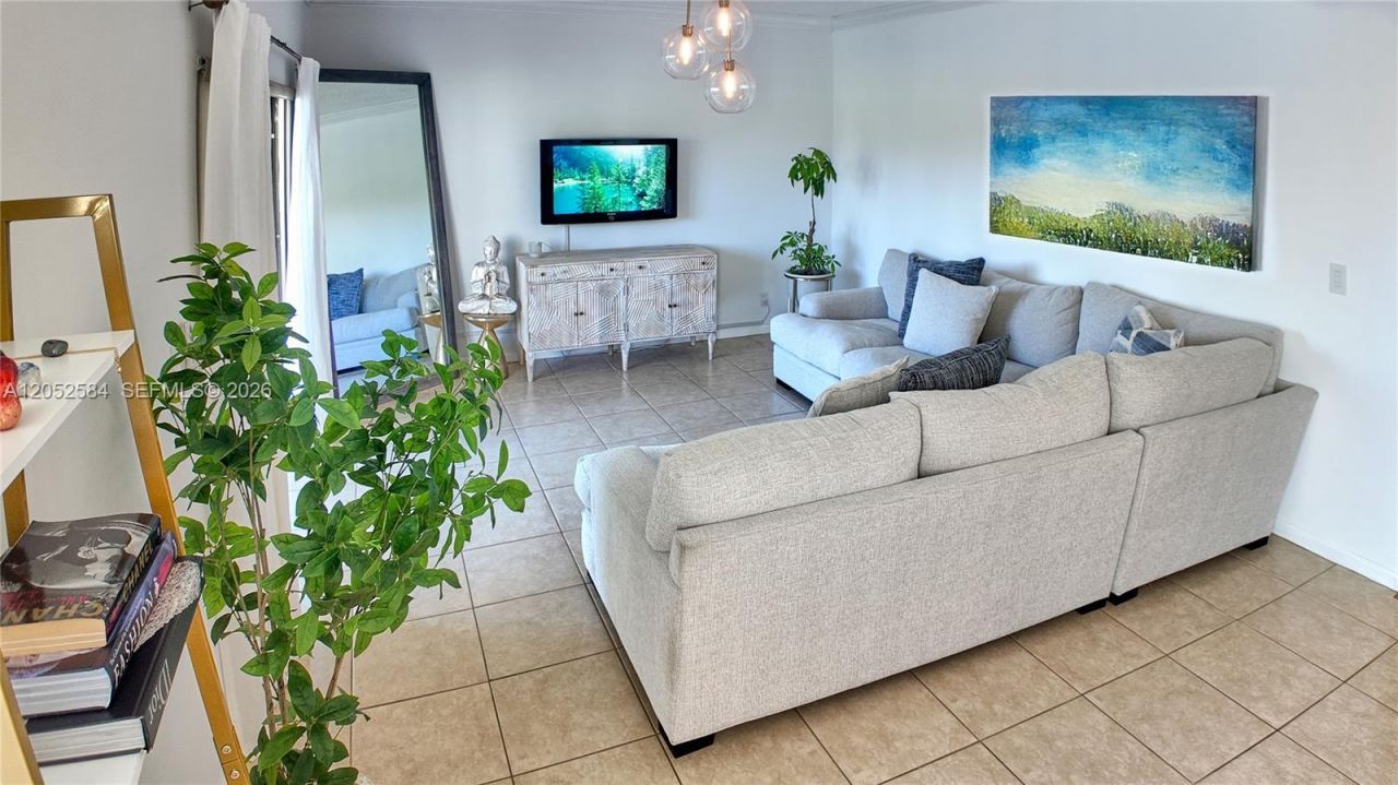 900 NW Greensward Ln, Unit 111-G, Delray Beach, FL 33445 Photo