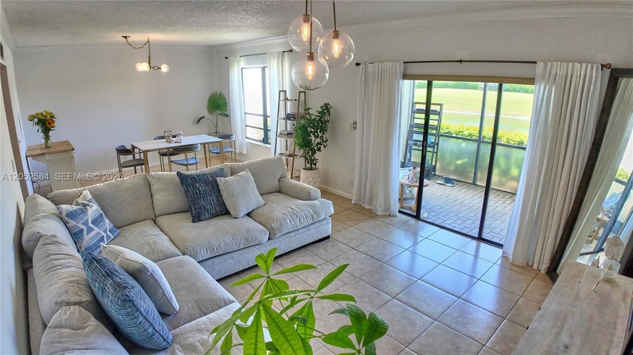900 NW Greensward Ln, Unit 111-G, Delray Beach, FL 33445 Photo