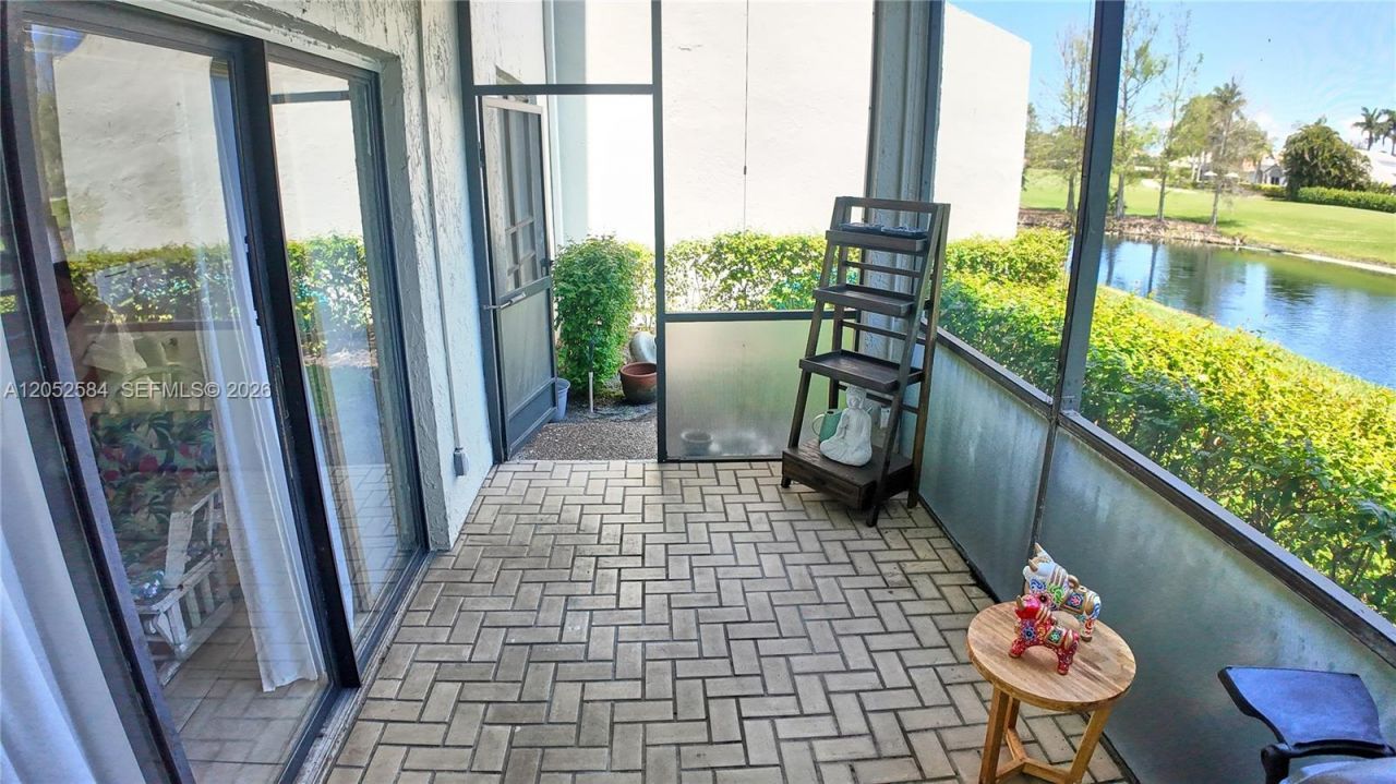 900 NW Greensward Ln, Unit 111-G, Delray Beach, FL 33445 Photo