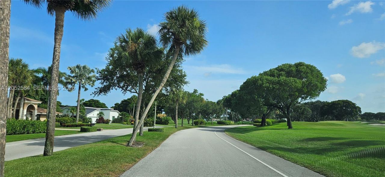 900 NW Greensward Ln, Unit 111-G, Delray Beach, FL 33445 Photo