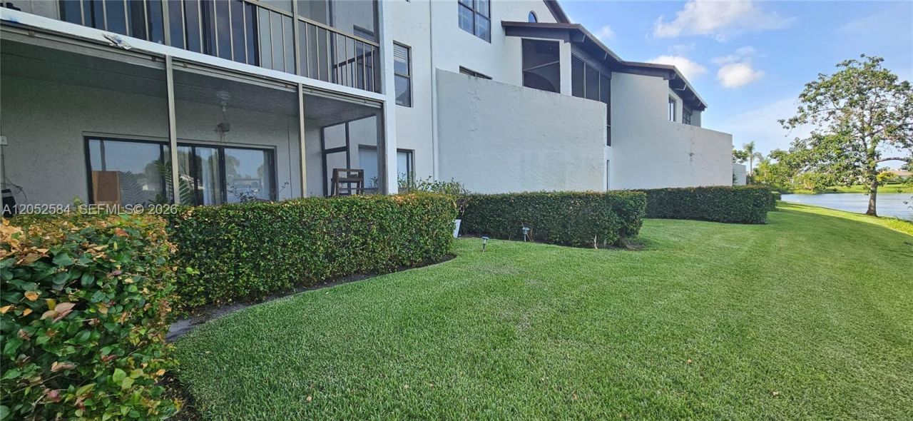 900 NW Greensward Ln, Unit 111-G, Delray Beach, FL 33445 Photo