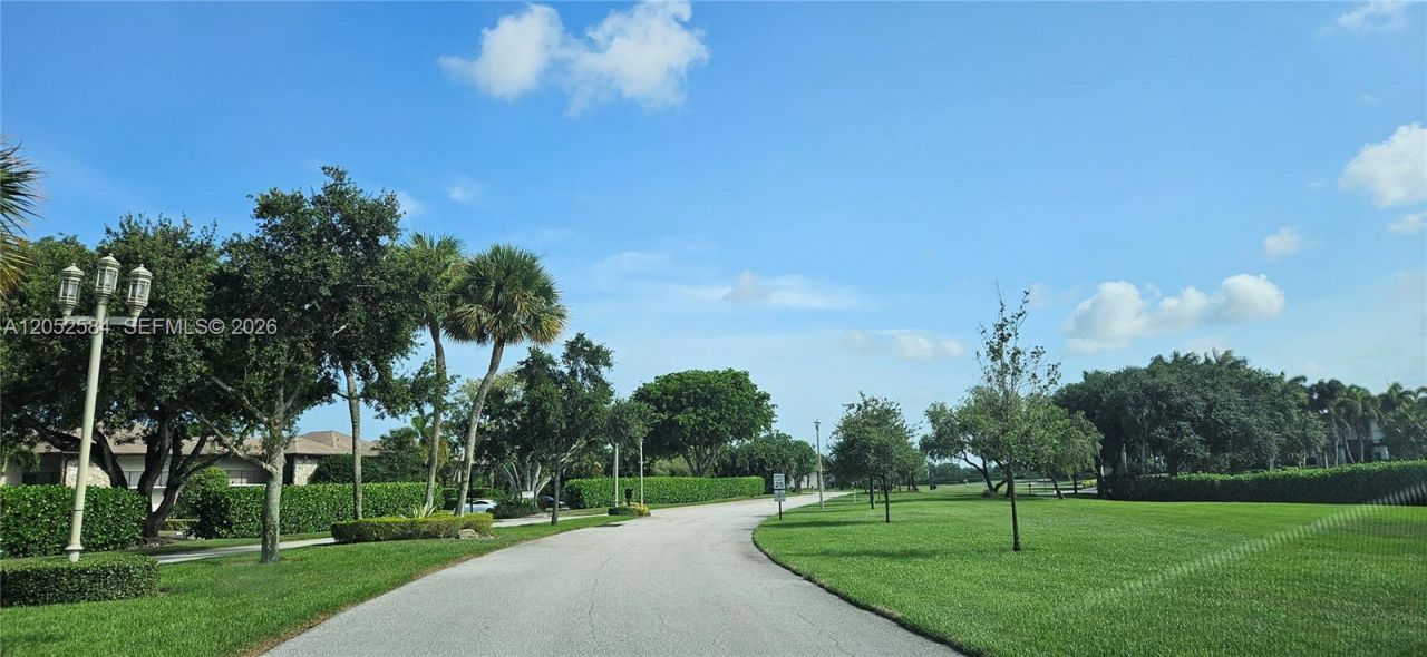 900 NW Greensward Ln, Unit 111-G, Delray Beach, FL 33445 Photo