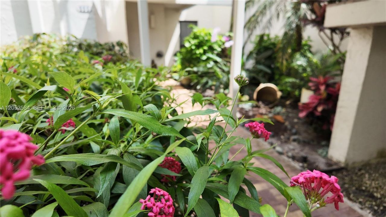 900 NW Greensward Ln, Unit 111-G, Delray Beach, FL 33445 Photo