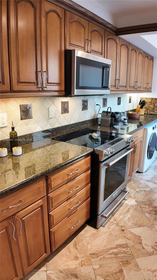 900 NW Greensward Ln, Unit 111-G, Delray Beach, FL 33445 Photo