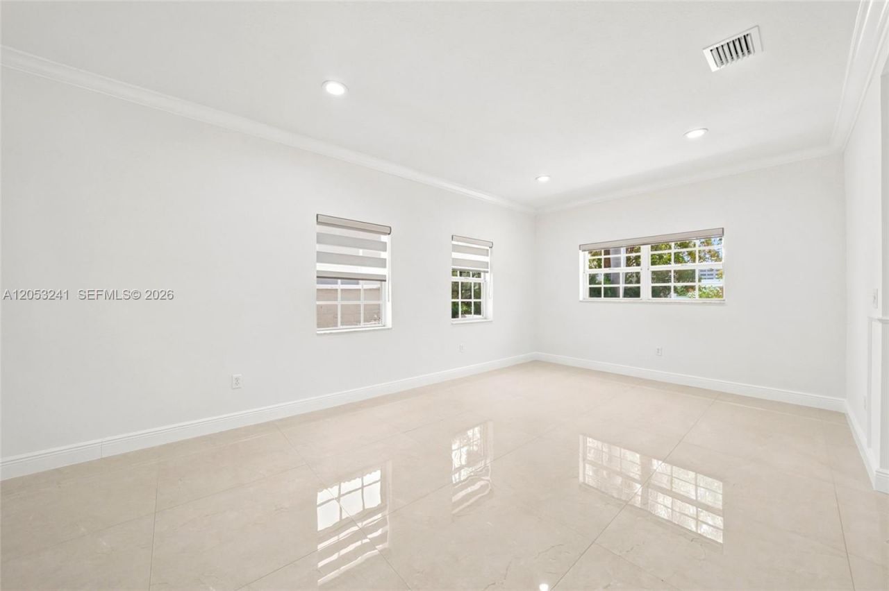 235 Atlantic Ave, Sunny Isles Beach, FL 33160 Photo