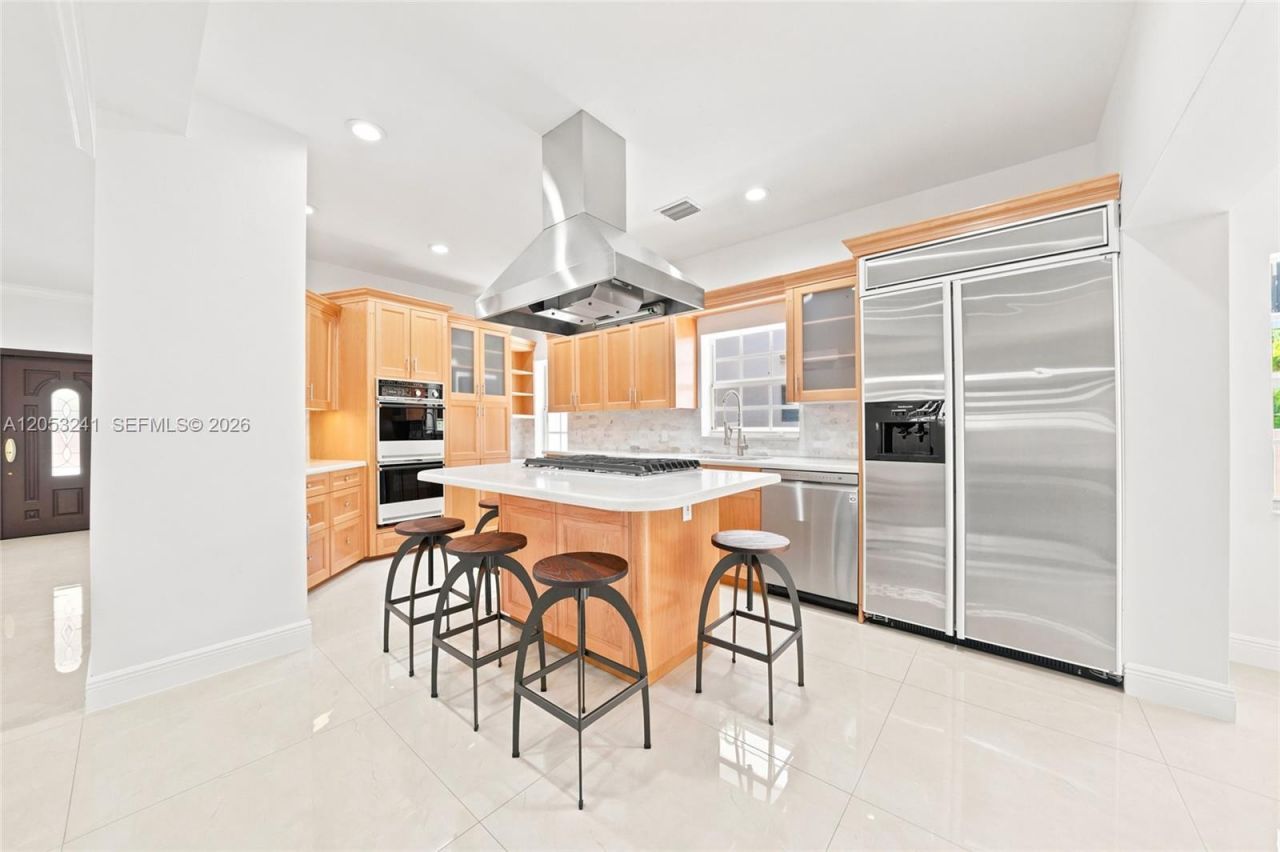 235 Atlantic Ave, Sunny Isles Beach, FL 33160 Photo