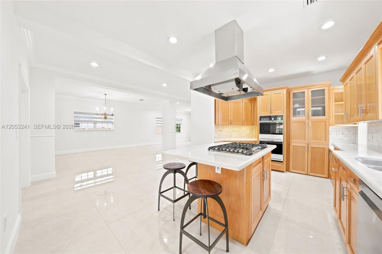 235 Atlantic Ave, Sunny Isles Beach, FL 33160 Photo