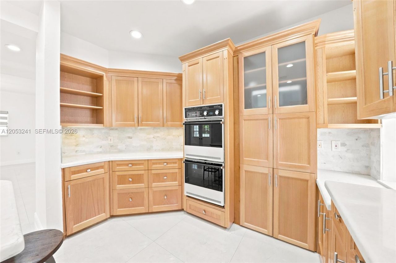 235 Atlantic Ave, Sunny Isles Beach, FL 33160 Photo