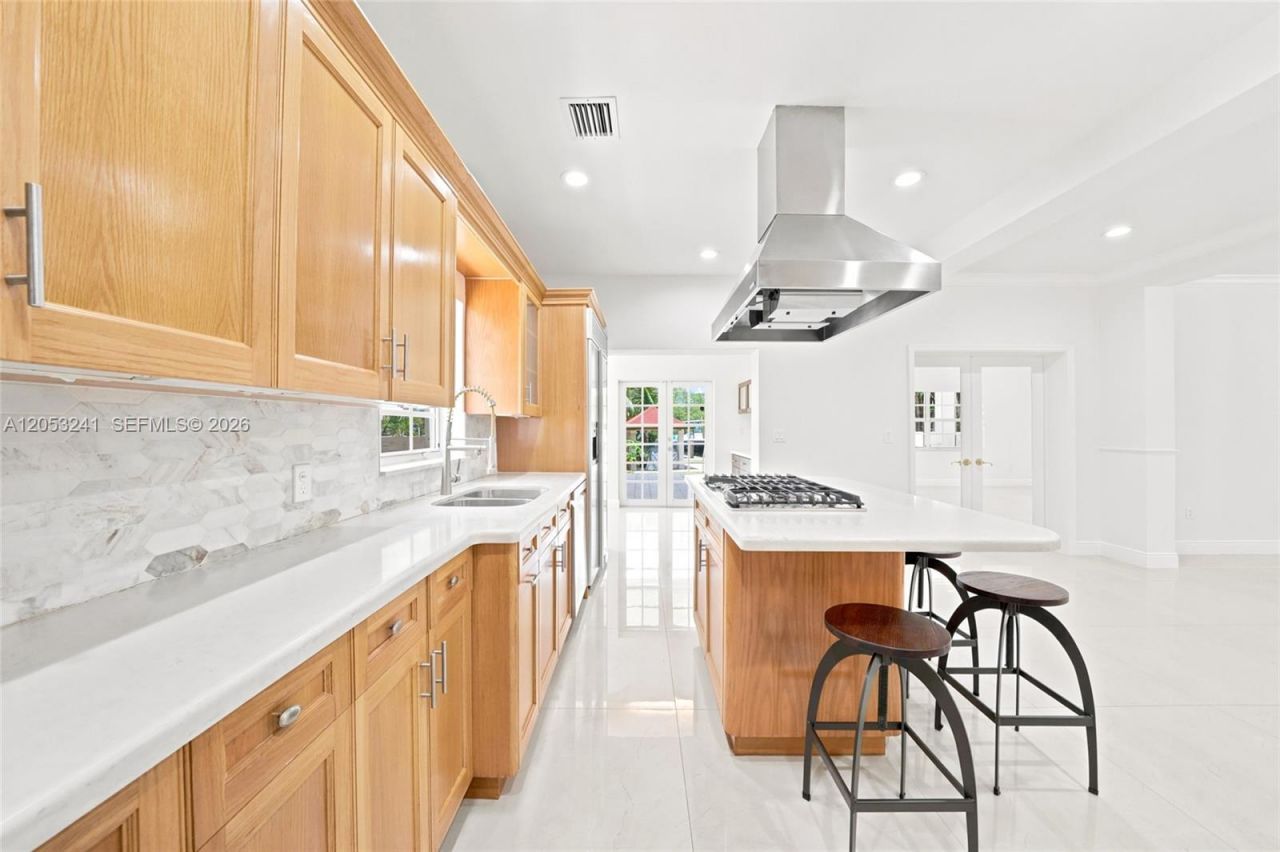 235 Atlantic Ave, Sunny Isles Beach, FL 33160 Photo