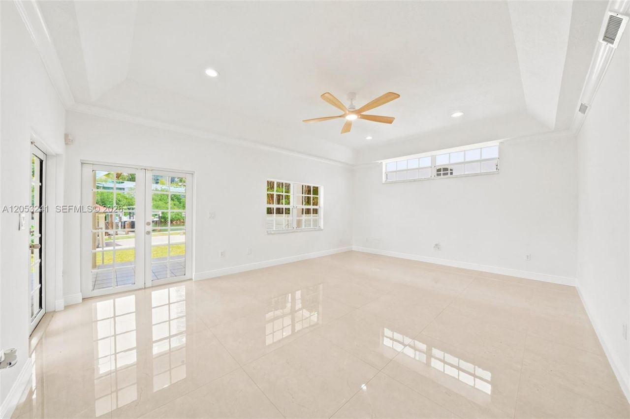 235 Atlantic Ave, Sunny Isles Beach, FL 33160 Photo