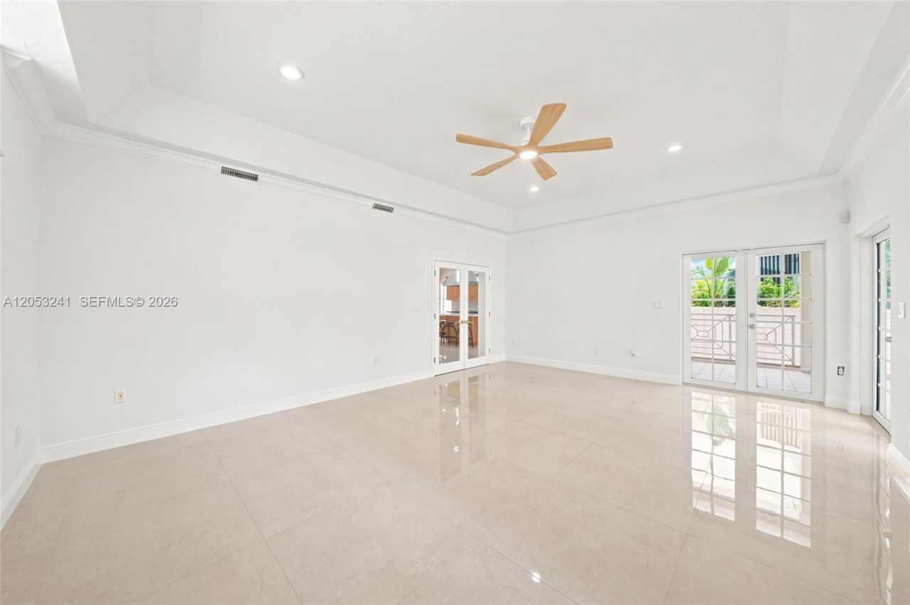 235 Atlantic Ave, Sunny Isles Beach, FL 33160 Photo