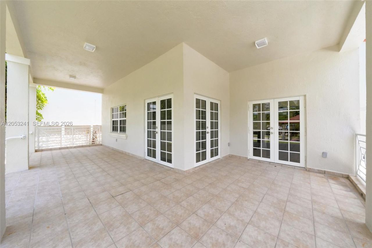 235 Atlantic Ave, Sunny Isles Beach, FL 33160 Photo