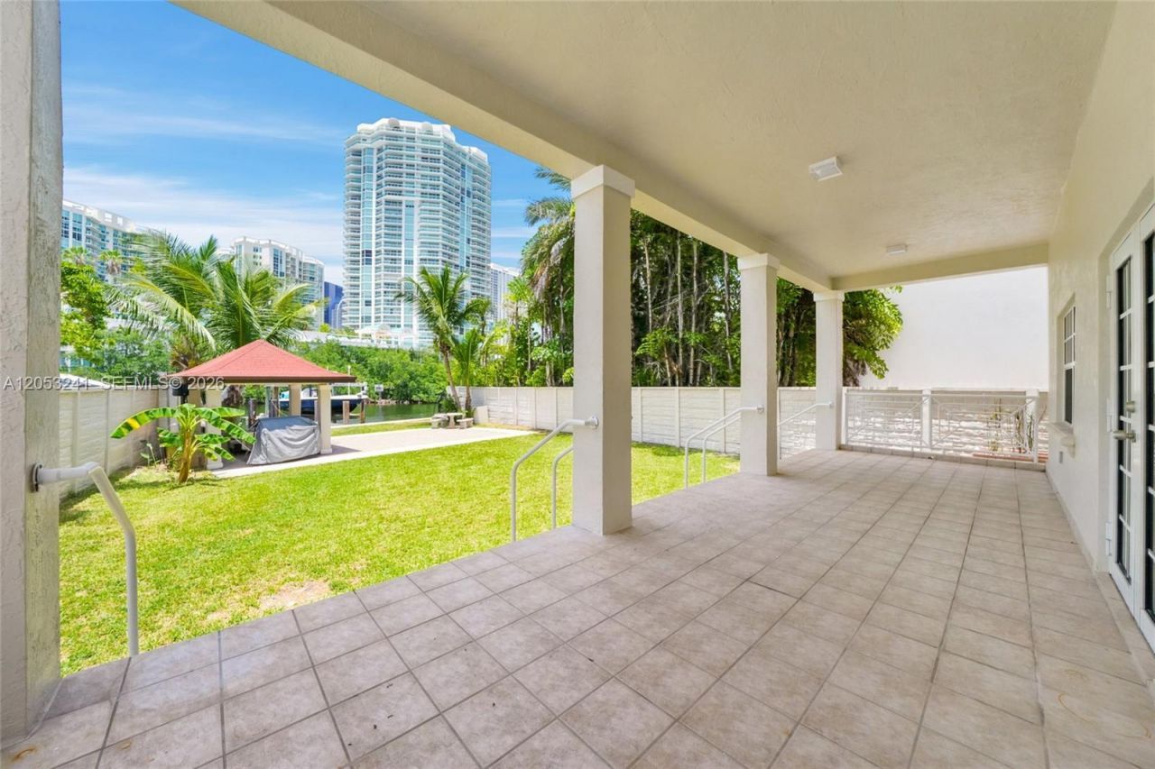 235 Atlantic Ave, Sunny Isles Beach, FL 33160 Photo