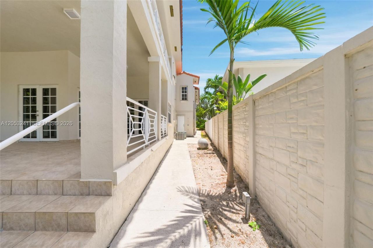 235 Atlantic Ave, Sunny Isles Beach, FL 33160 Photo