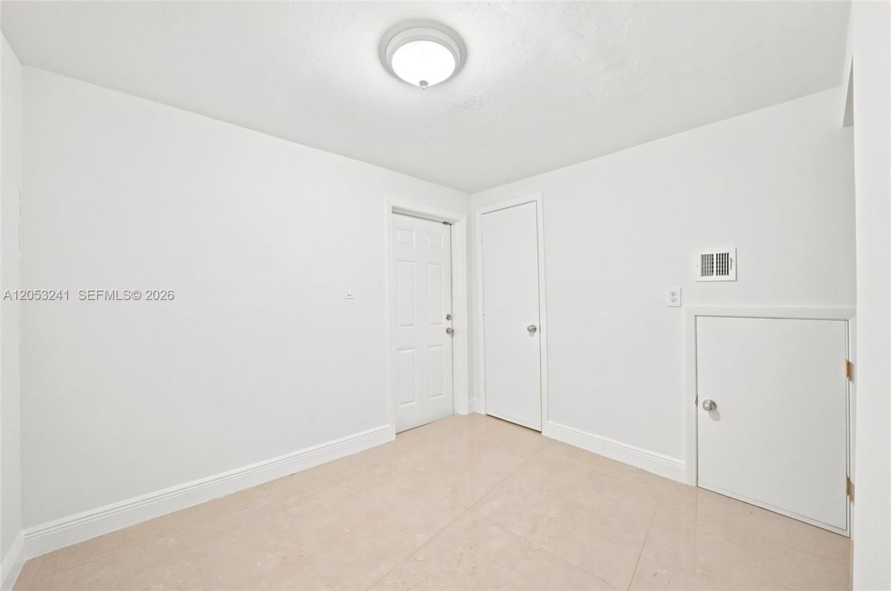 235 Atlantic Ave, Sunny Isles Beach, FL 33160 Photo