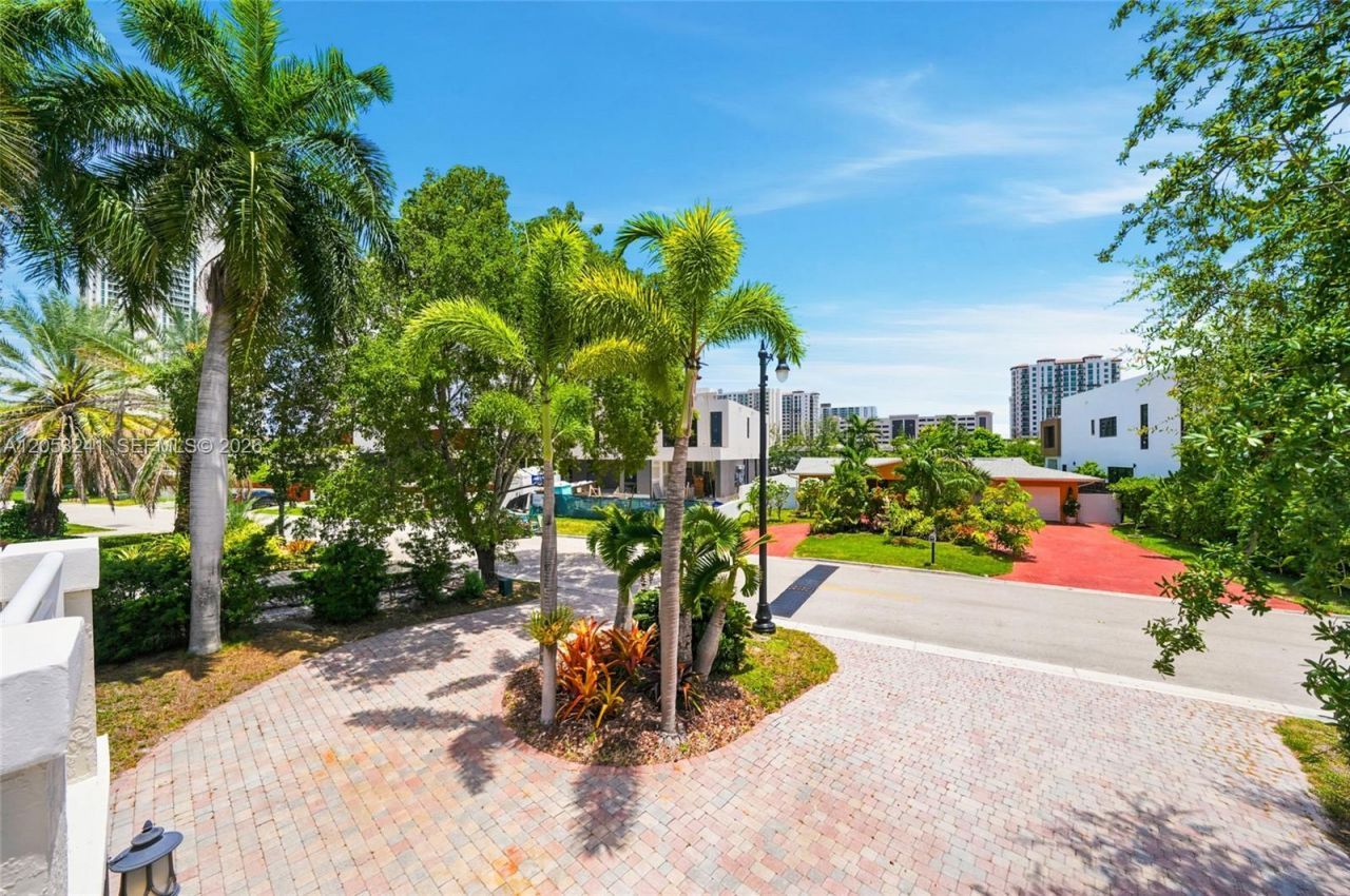 235 Atlantic Ave, Sunny Isles Beach, FL 33160 Photo