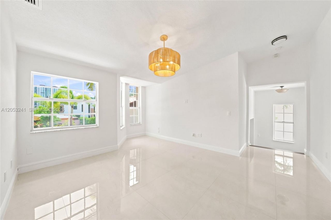 235 Atlantic Ave, Sunny Isles Beach, FL 33160 Photo