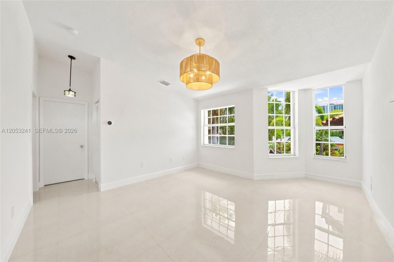 235 Atlantic Ave, Sunny Isles Beach, FL 33160 Photo