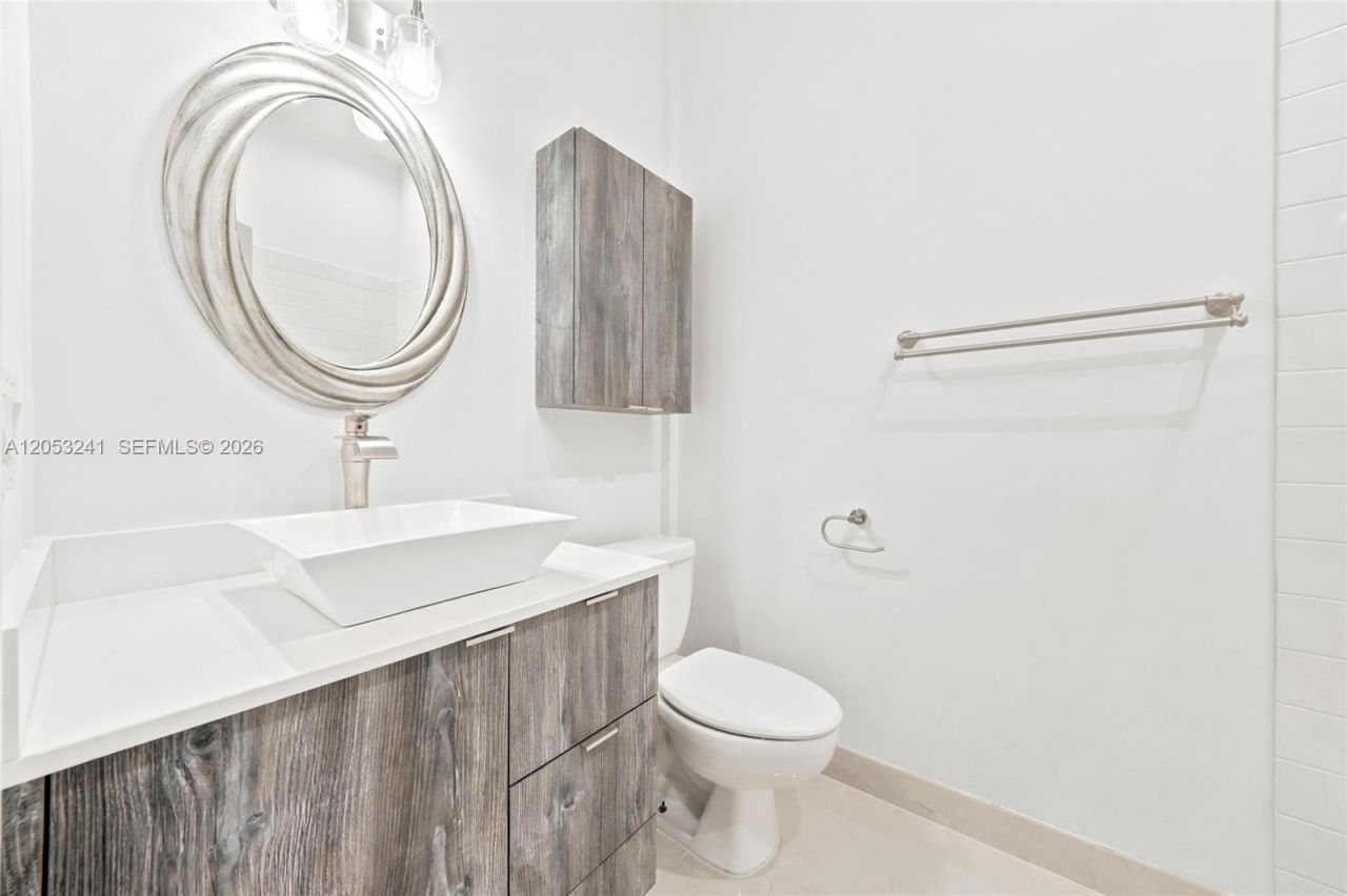 235 Atlantic Ave, Sunny Isles Beach, FL 33160 Photo