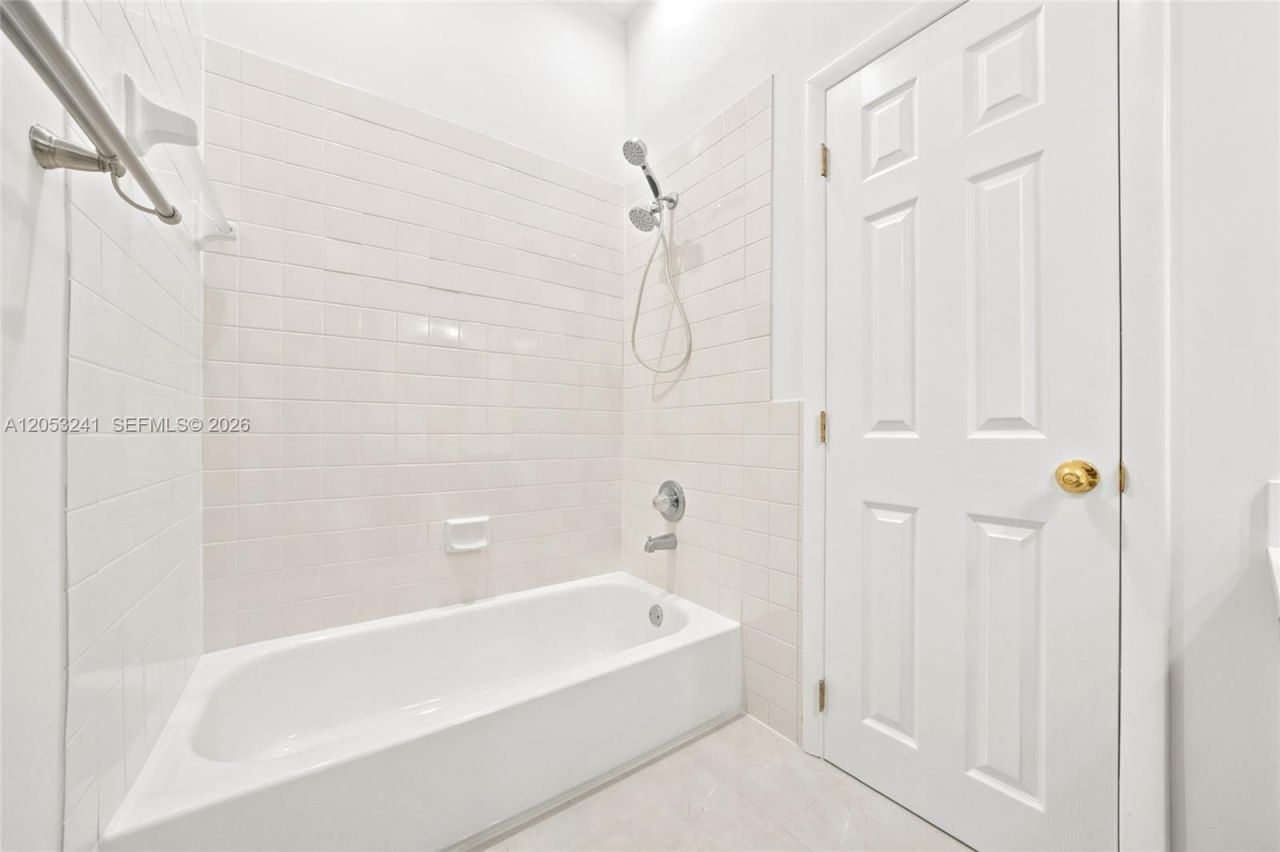 235 Atlantic Ave, Sunny Isles Beach, FL 33160 Photo