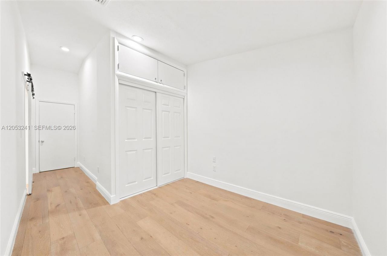 235 Atlantic Ave, Sunny Isles Beach, FL 33160 Photo