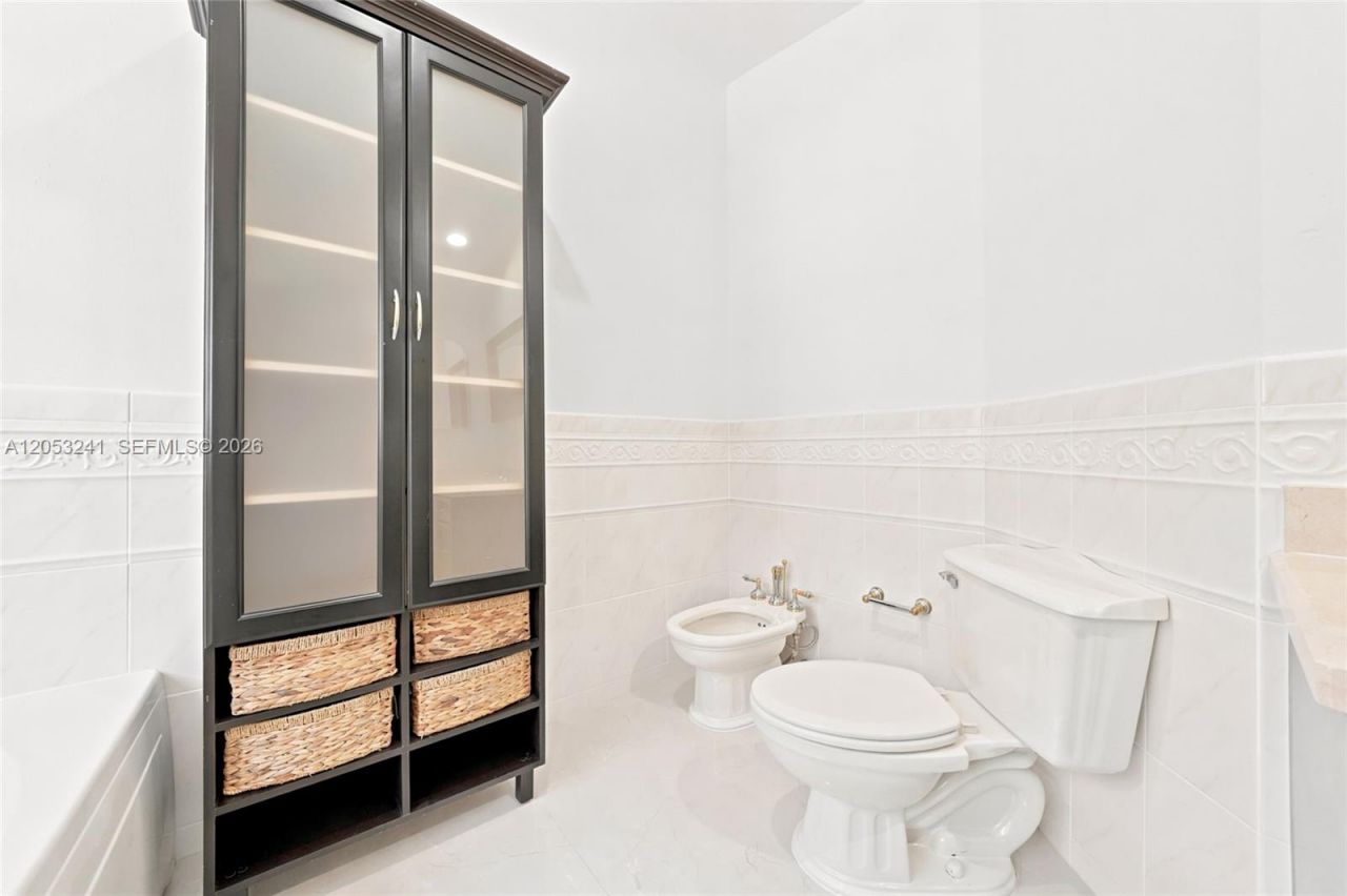 235 Atlantic Ave, Sunny Isles Beach, FL 33160 Photo