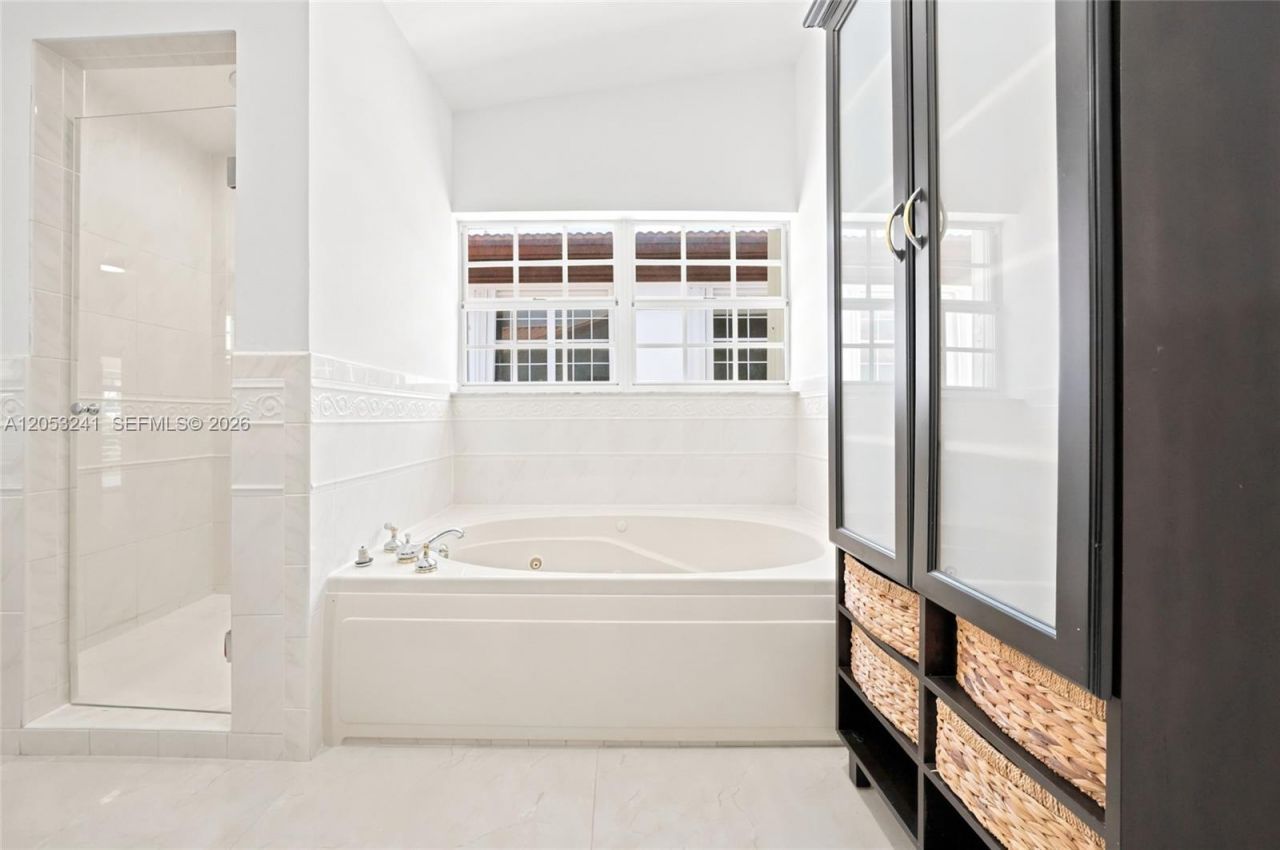 235 Atlantic Ave, Sunny Isles Beach, FL 33160 Photo